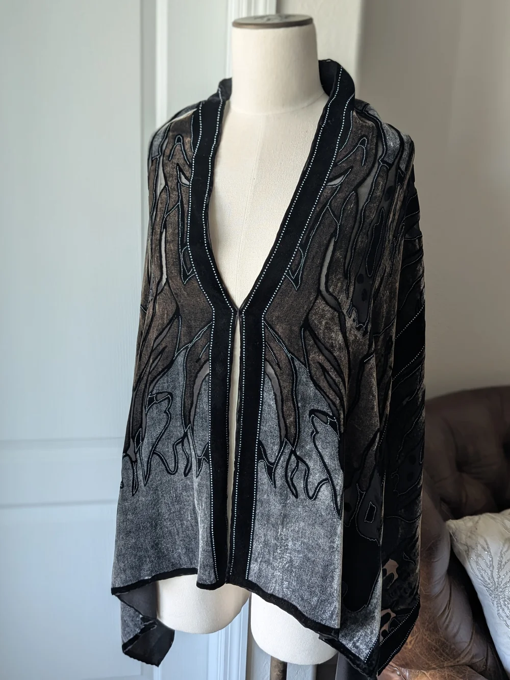 Women’s Draped Poncho Scarf - Black & Gray
